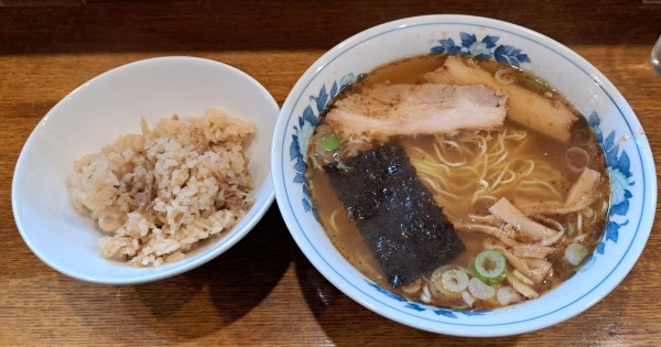 「ラーメン＋半ライス750円」@らーめん 丸長の写真