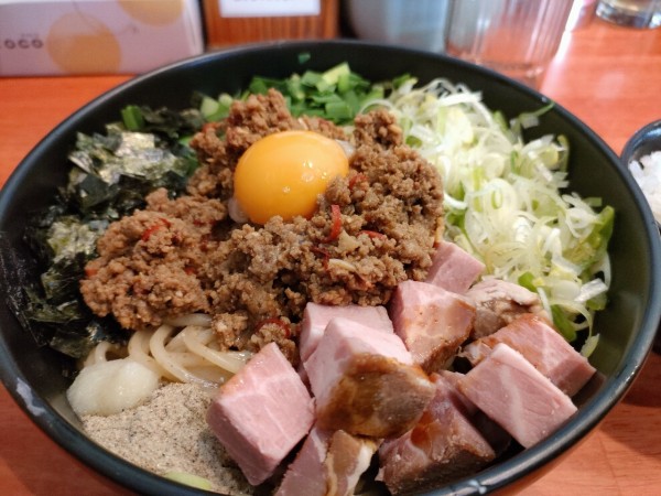 「肉入りカレーまぜそば大盛り」@鶏そば もり田の写真