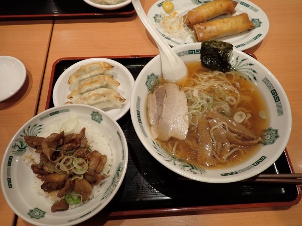 「中華そば　焼き鶏丼　3餃子(810円)」@日高屋 松戸西口駅前店の写真