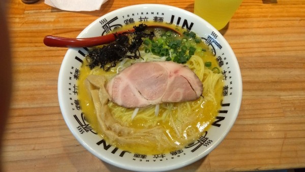 「鶏白湯 塩 大盛」@鶏拉麺JINの写真