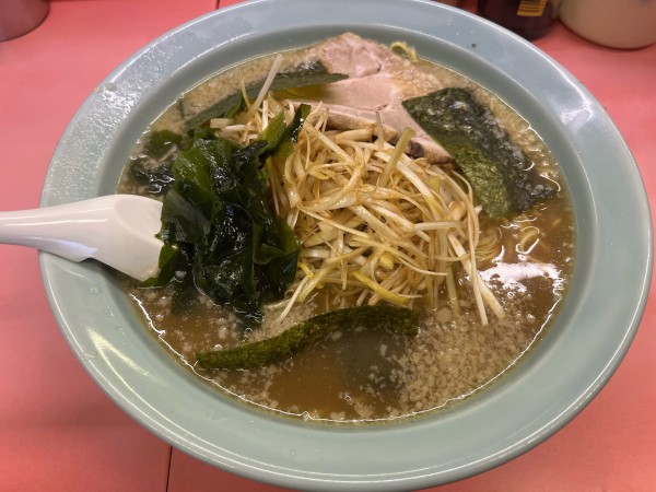 「ネギラーメン　中盛　麺硬　950円」@ラーメンショップ 朝霞店の写真