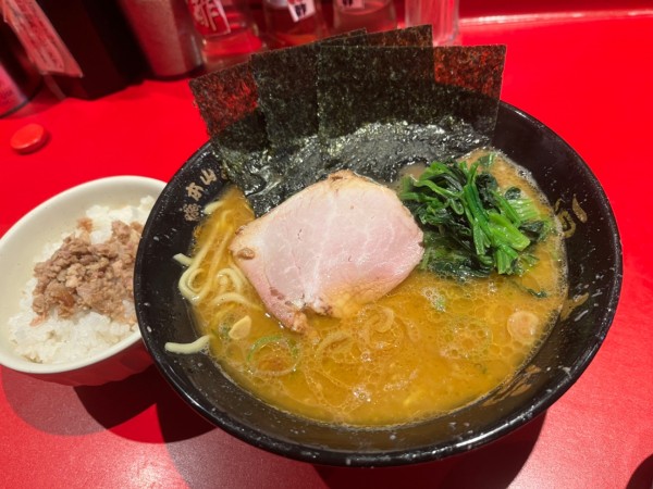 「ラーメン　チャーシューまぶし」@厚木家の写真