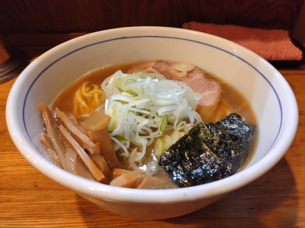 「らーめん」@麺屋はし本の写真