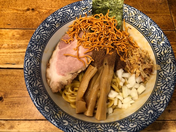 「油そば(並)➕ベビースター」@旅人の木の写真