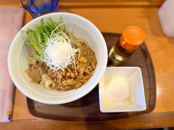 「肉みそあえめん(太麺.温泉卵付き)940円」@家族のらーめん食堂 はないち 春日町店の写真