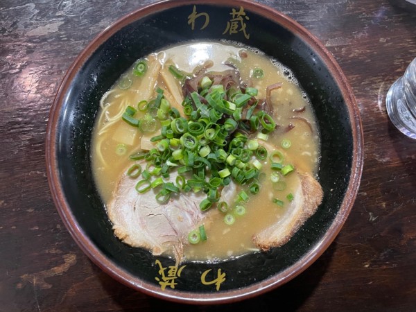「わくらラーメン ¥850 替玉 ¥100」@博多とんこつラーメン わ蔵 板橋本店の写真