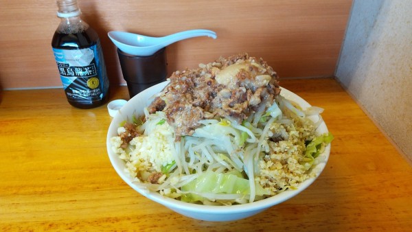 「小豚マシショウガ、ヤサイニンニクマシアブラ」@ラーメン二郎 立川店の写真