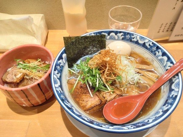 「特製醤油らぁ麺＋ランチセット」@麺処 桂の写真