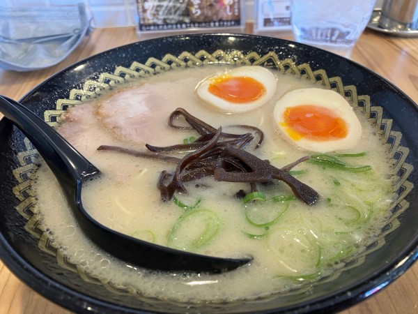 「とろ〜り味玉ラーメン」@らーめん旨師の写真