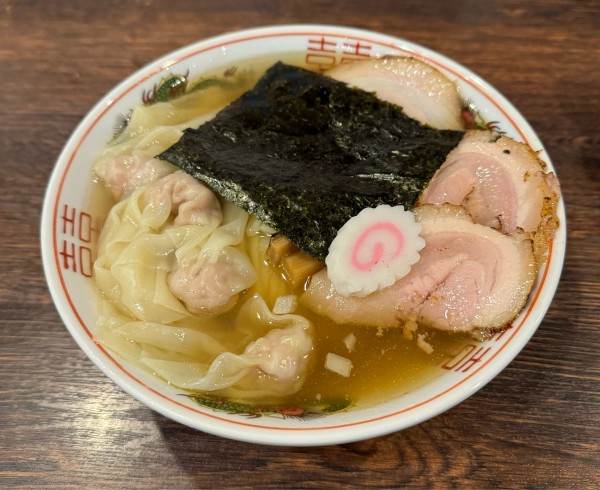 「【限定】煮干しﾁｬｼｭｰﾜﾝﾀﾝ（塩）」@麺屋 真心の写真