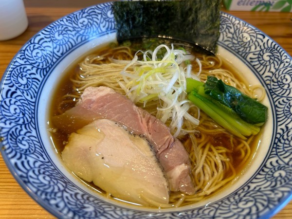 「芳醇鶏そば醤油900円」@麺屋いとうの写真