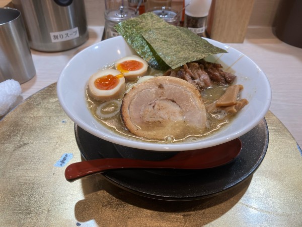「特製濃厚煮干蕎麦」@麺屋 音 南越谷店の写真