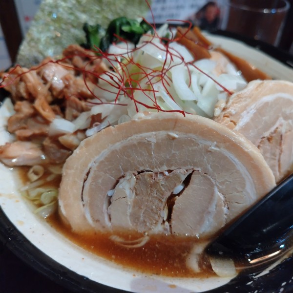 「チャーシュー麺1050円　きざみチャーシュー100円」@麺屋 龍神の写真