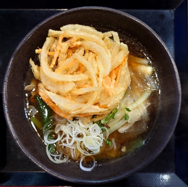 「豚バラ葱中華そば+野菜かきあげ(850円)」@ゆで太郎 川越鴨田店の写真