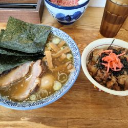 特製中華そば　豚ばらナンコツご飯