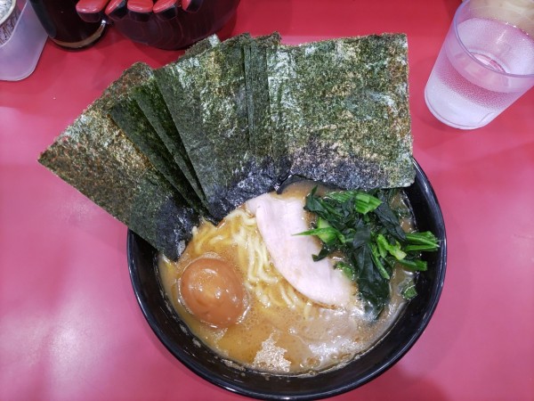 「ラーメン並+味玉+のり」@杉田家 千葉祐光店の写真