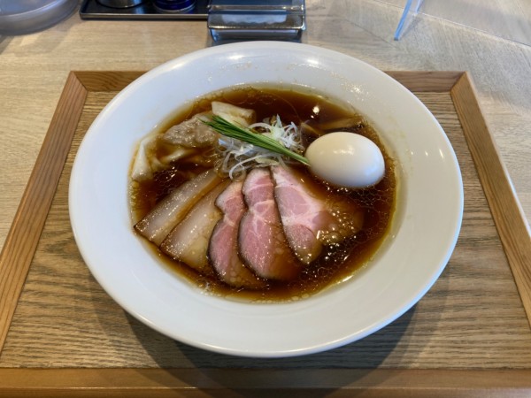 「特製 中華蕎麦 醤油」@宍道湖しじみ中華蕎麦 琥珀 東京本店の写真