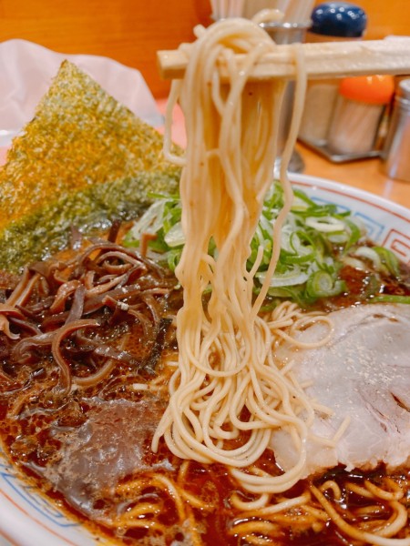 「焦がし黒とんこつラーメン」@つけ麺中華そば 節 本八幡店の写真