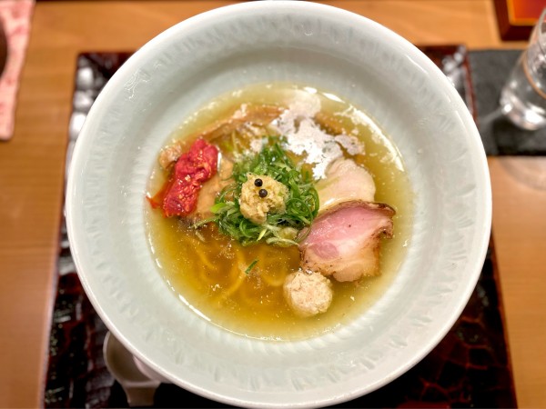 「塩そば 手揉み　半麺　1150」@饗 くろ㐂の写真