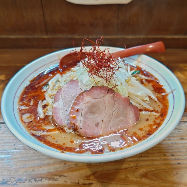「辛味噌らーめん（大盛）」@東京味噌らーめん 鶉の写真