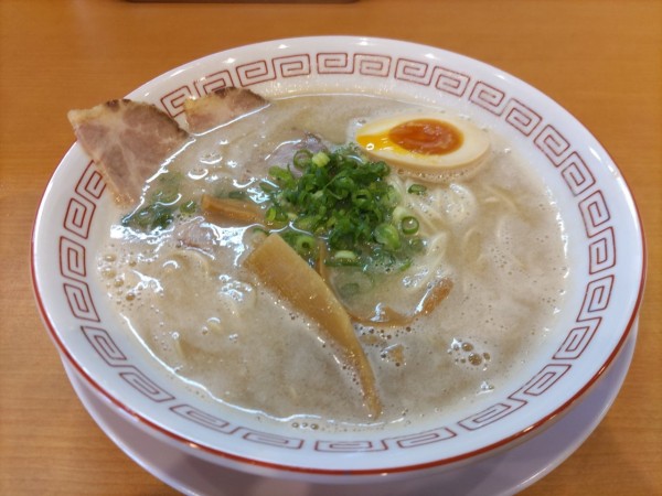 「群馬豚骨だるまらーめん」@だるま大使 無限 松戸六実店の写真