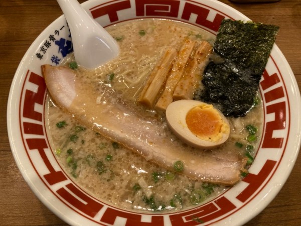 「東京豚骨ラーメン」@屯ちん 池袋西口店の写真
