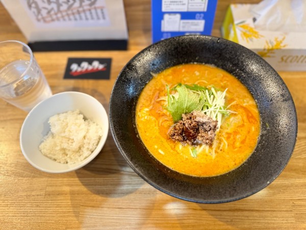 「担々麺 980円+サービスライス」@タンタンタンの写真