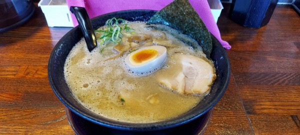 「とんこつ醤油　こってり」@麺や 老虎の写真