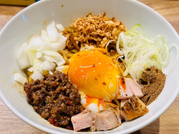 「まぜそば 1,080円」@自家製麺 つきよみ 上新庄店の写真