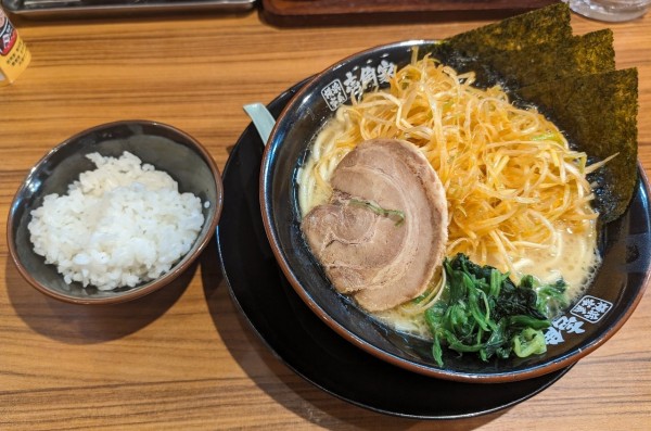 「ねぎラーメン760円【ライス無料】」@横浜家系ラーメン 壱角家 柏東口店の写真