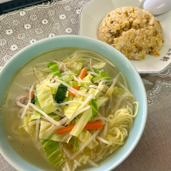 「タンメン 半チャーハン」@中華料理 来々軒の写真