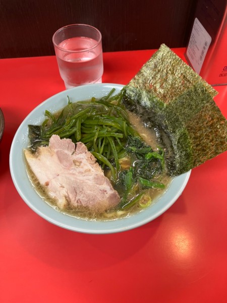 「ラーメン並　茎わかめ」@横浜家系ラーメン 心家の写真