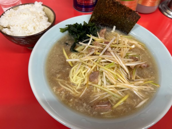 「ネギラーメン900円+半ライス150円」@ラーメンショップ 厚木岡田店の写真