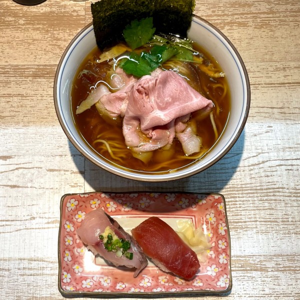 「四つ葉そば＋本日のにぎり (マグロ+アジ)」@中華そば 四つ葉の写真