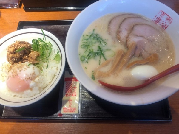 「白ラーメン チャーシュー飯」@寿がきや 大曽根キャッスル店の写真
