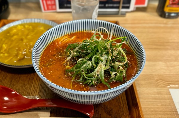 「担々麺¥1370、半カレー¥500」@キッチンきらくの写真