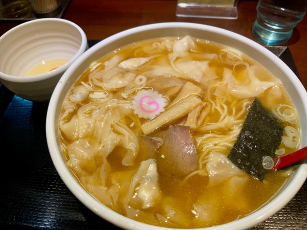「ワンタン麺 大盛 ワンタンダブル」@中華蕎麦 金魚の写真