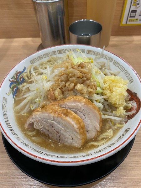 「小ラーメン(900円)」@ラーメン豚山 金沢文庫店の写真