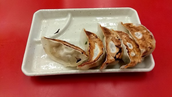 「餃子」@ラーメン魁力屋 武蔵村山店の写真