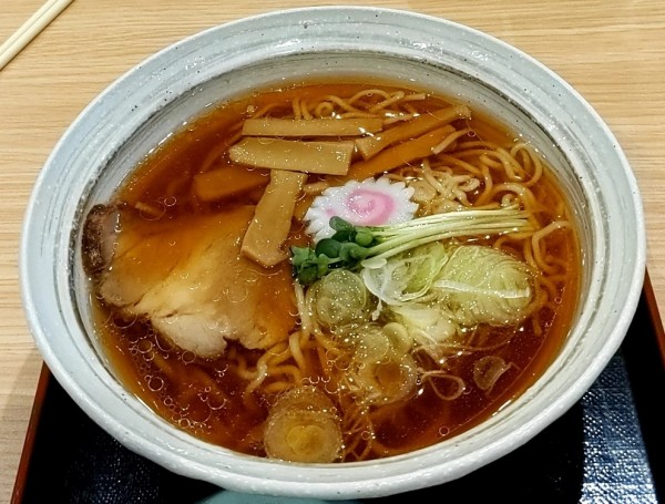 「上河内醤油ラーメン」@KAMIKAWCHI GARDENの写真