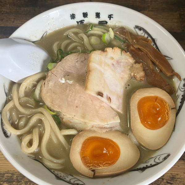 「ごくえぎ950円半熟味玉150円」@長尾中華そば 青森駅前店の写真