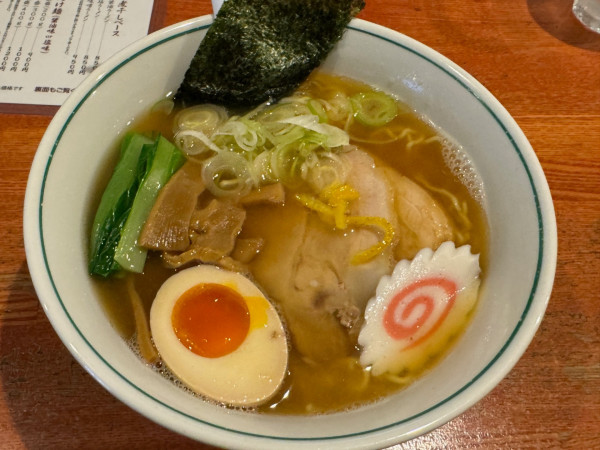 「煮干しベースの醤油ラーメン（中盛）」@麺屋二八の写真