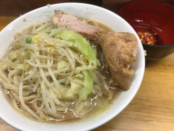 「小ラーメン＋生たまご（800円）」@ラーメン二郎 立川店の写真