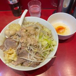 ラーメン小　生卵　生姜半分　ニンニク　あぶら