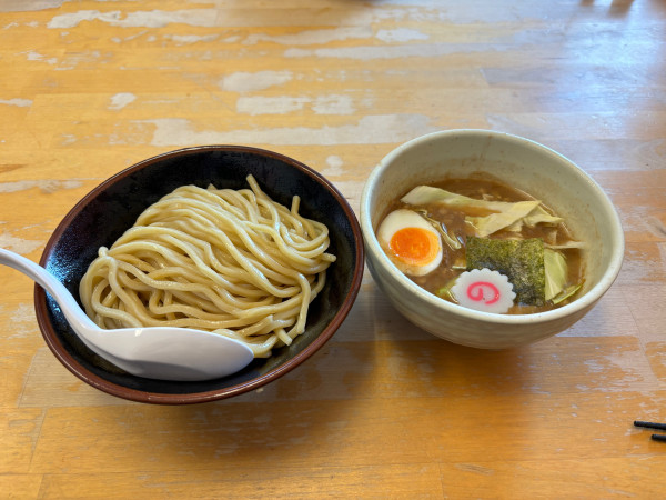 「ぶたぶたつけ麺中盛醤油」@中華そば・特製もりそば 満帆 伊勢崎店の写真