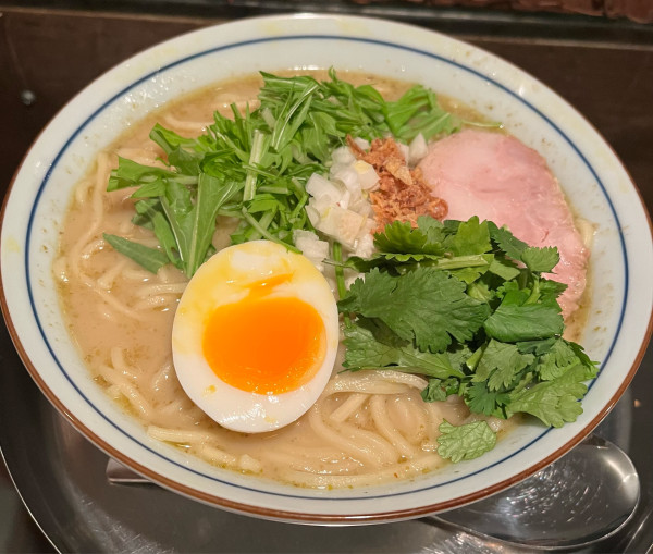 「グリーンカレーソバ大盛り(900円)」@Q-CHANG CURRYの写真