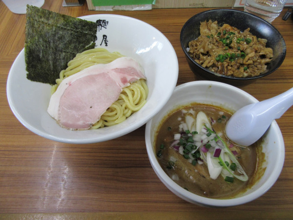 「７周年記念限定濃厚蟹つけ麺（１３００円）＋四元豚の焼肉丼」@大勝軒ROSSO－ロッソ－の写真