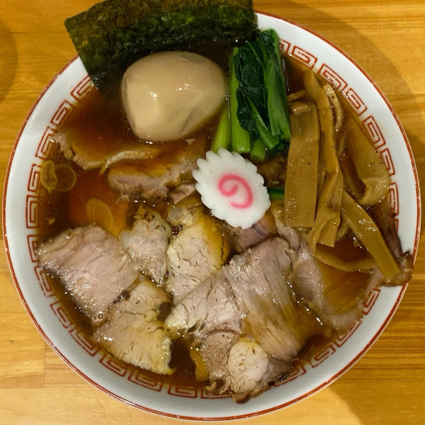 「しょうゆちゃーしゅーめん ¥1,200 煮玉子 ¥100」@柳麺かいとの写真