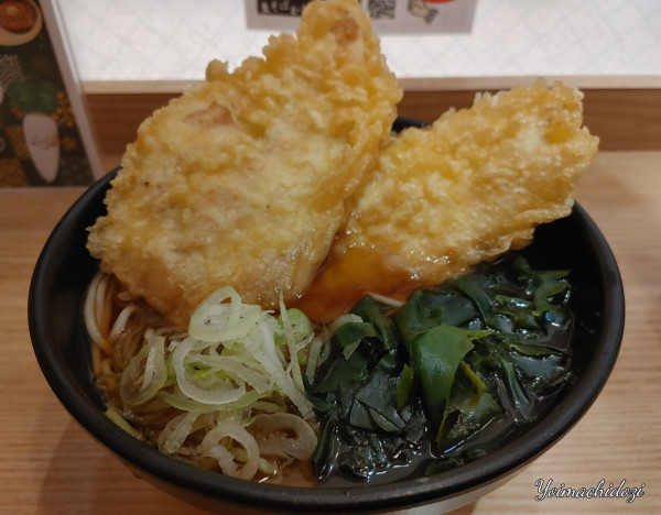 「ジャンボとり天そば、うどん（680円）、大盛（150円）」@彩むさしの写真