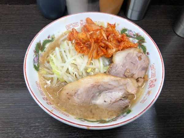 「ラーメン+キムチ」@ラーメン二郎 川越店の写真